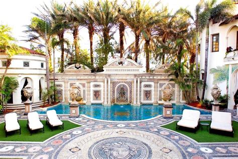 omicidio versace villa|versace mansion location.